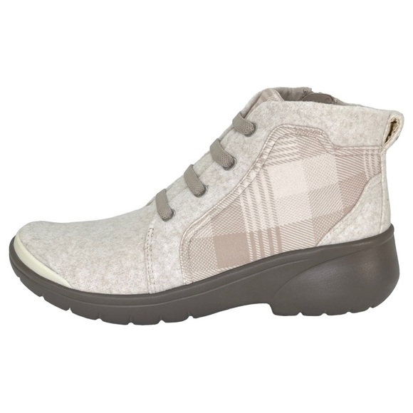 Bzees Womens Ankle Boots 7M Kick Back Taupe Cushioned Insole Arch Support - Picture 3 of 15